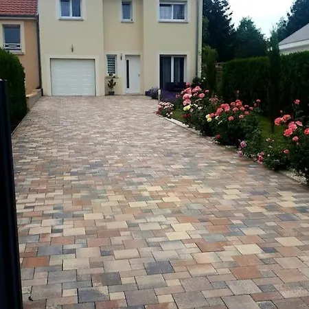 Maison 120 M² A Vigy Buitenkant foto