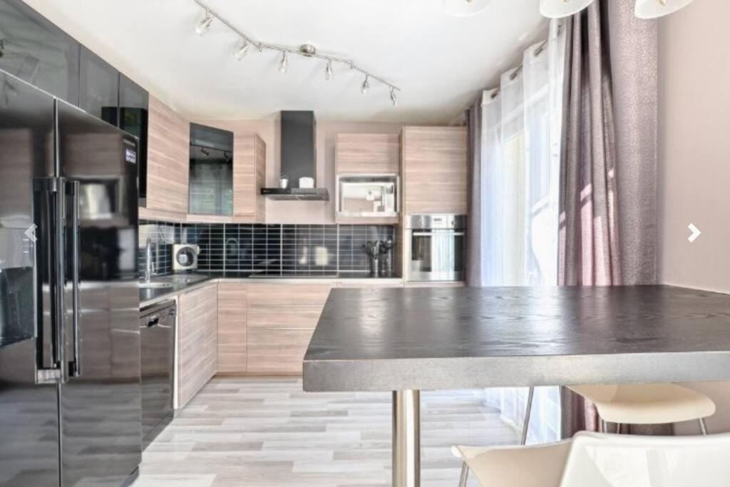 Hébergement de vacances Maison 120 M² A *